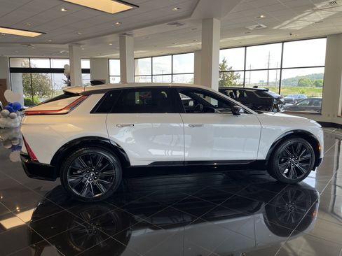 Certified 2024 Cadillac Lyriq Sport w/ Nappa Leather Package AWD/4WD image 7