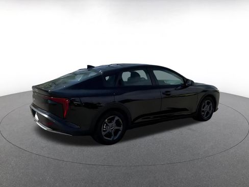 Used 2025 Kia K4 LXS image 15