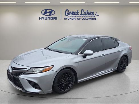 Used 2019 Toyota Camry XSE FWD image 1