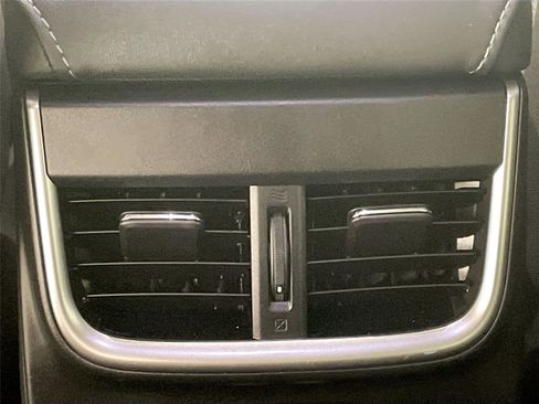 Used 2025 Subaru Outback Premium image 24