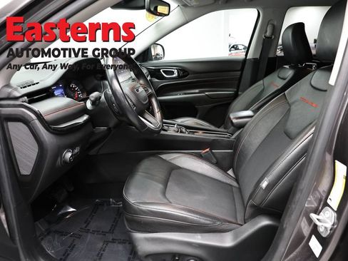 Used 2022 Jeep Compass Trailhawk w/ Trailhawk Convenience Group AWD/4WD image 14
