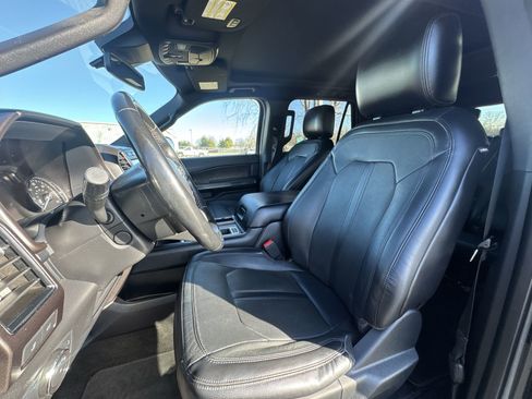 Used 2019 Ford Expedition Limited w/ Equipment Group 301A image 11