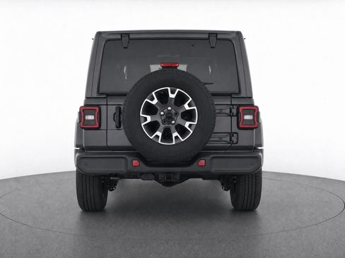 Used 2025 Jeep Wrangler Unlimited Sahara w/ Safety Group AWD/4WD image 5