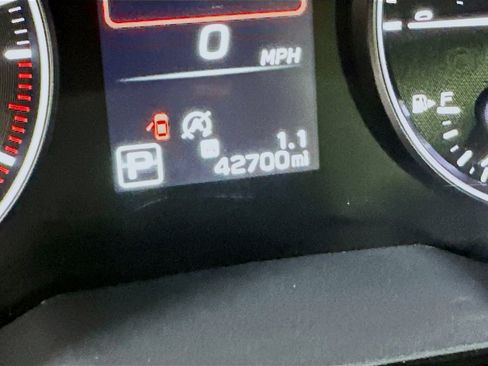 Used 2024 Subaru Outback Premium AWD/4WD image 19