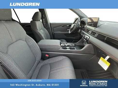 New 2026 Honda Pilot Sport image 9