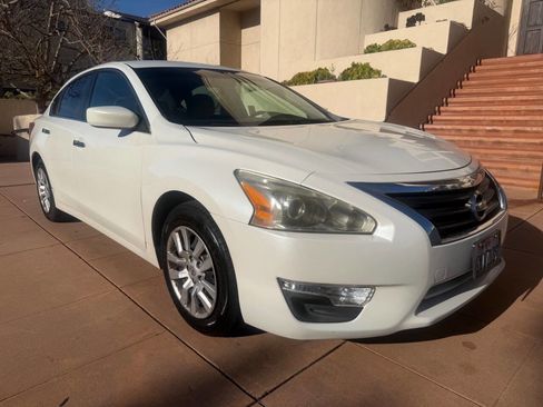 Used 2013 Nissan Altima 2.5 S image 1