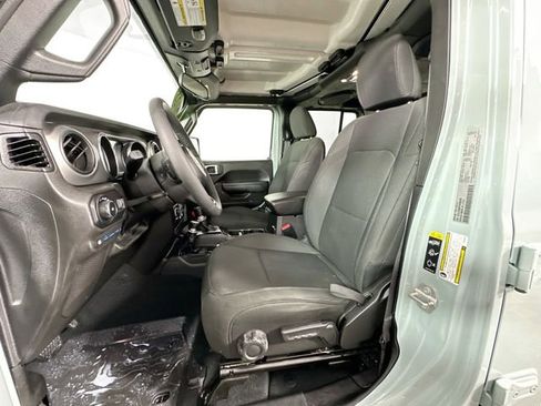 Used 2023 Jeep Wrangler Unlimited w/ Convenience Group image 18