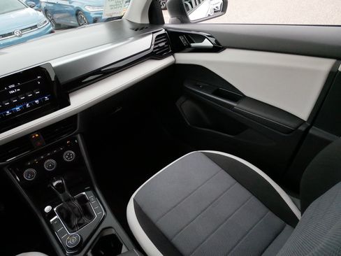 Used 2025 Volkswagen Taos S AWD/4WD image 11
