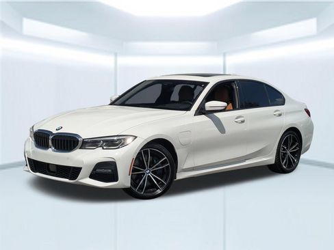 Used 2021 BMW 330e RWD image 1