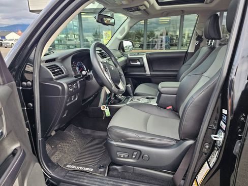 Used 2018 Toyota 4Runner SR5 Premium AWD/4WD image 20