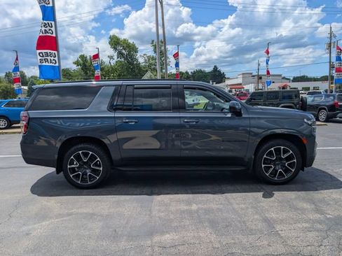 Used 2021 Chevrolet Suburban RST AWD/4WD image 6