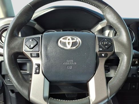 Used 2017 Toyota Tacoma SR5 image 23