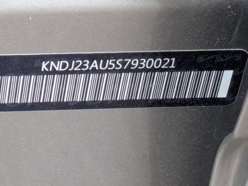 Used 2025 Kia Soul LX w/ LX Technology Package FWD image 23