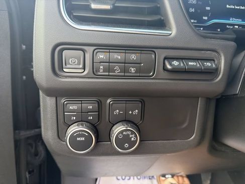 Used 2024 Chevrolet Tahoe High Country AWD/4WD image 18