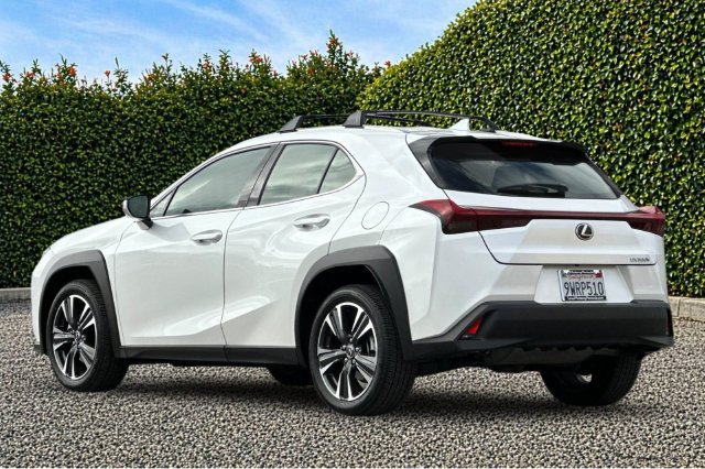 Used 2025 Lexus UX 300h FWD w/ Accessory Package (Z2) image 6
