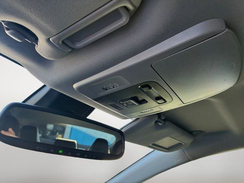 Used 2021 Toyota Camry SE w/ Convenience Package image 23