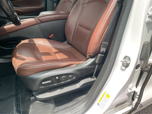 Used 2020 Buick Enclave Avenir w/ Avenir Technology Package FWD image 13