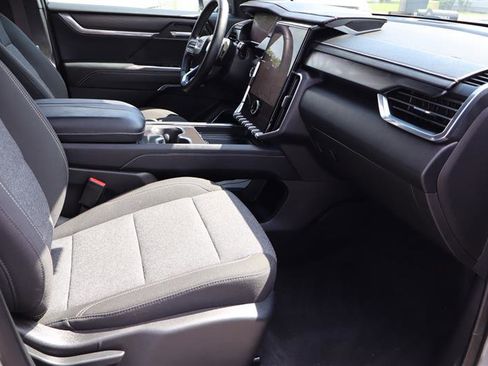 Used 2025 GMC Acadia Elevation image 14