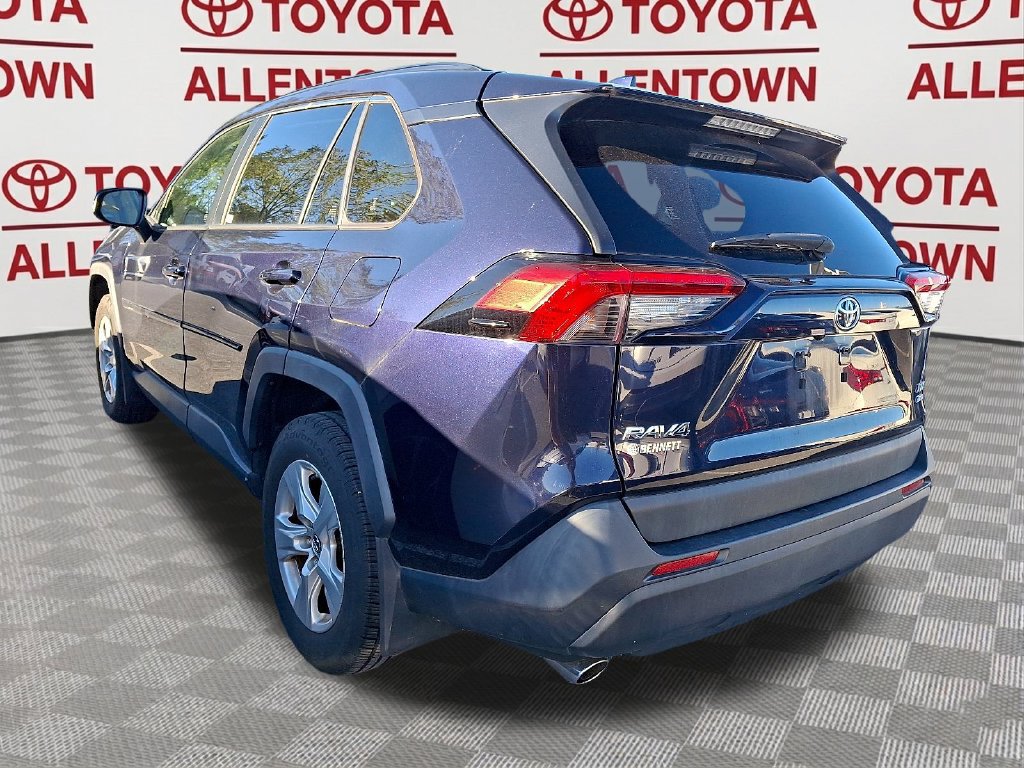 Used 2019 Toyota RAV4 XLE w/ All Weather Liner Package AWD/4WD image 4