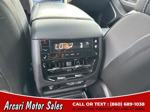 Used 2022 Jeep Grand Cherokee L Limited w/ Luxury Tech Group II image 18