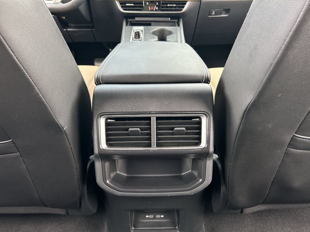 Used 2024 Volkswagen Atlas Cross Sport SE FWD image 21