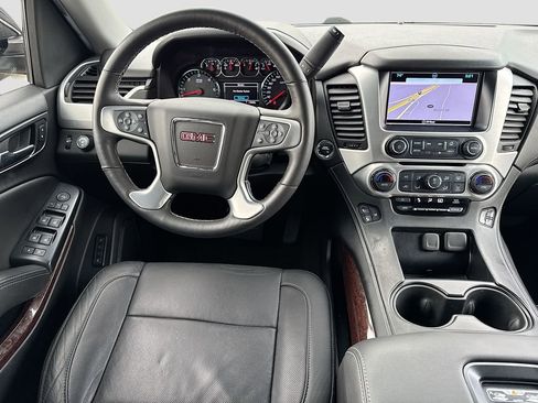 Used 2017 GMC Yukon XL SLT w/ Premium Edition image 30