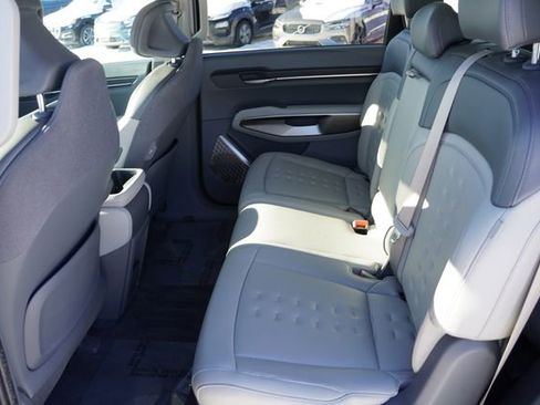 Used 2026 Kia EV9 Wind image 17