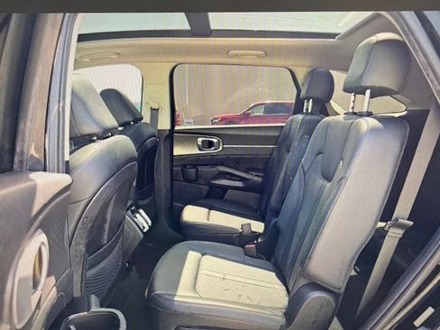 Used 2023 Kia Sorento SX FWD image 8