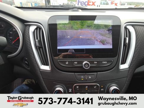 Used 2023 Chevrolet Malibu LT FWD image 11