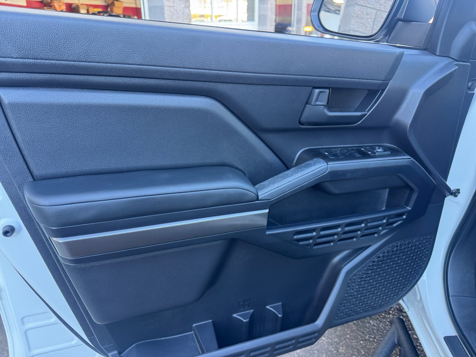 Certified 2025 Toyota 4Runner SR5 AWD/4WD image 13