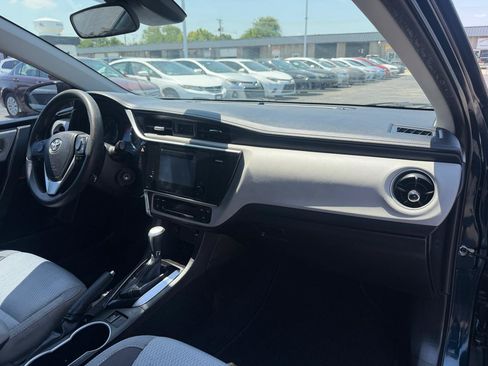 Used 2017 Toyota Corolla LE FWD image 15