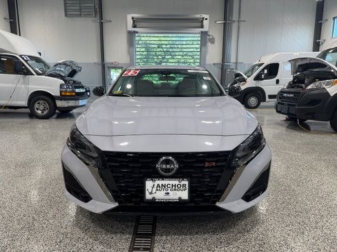 Used 2025 Nissan Altima 2.5 SR w/ SR Premium Package AWD/4WD image 2