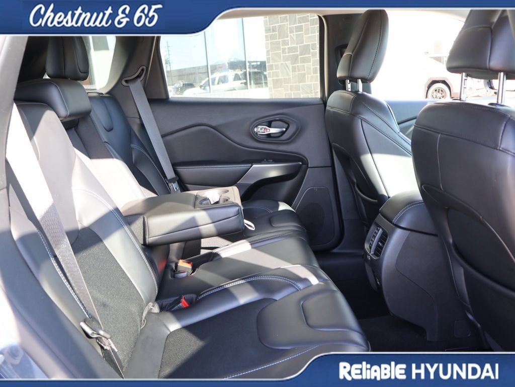 Used 2021 Jeep Cherokee Latitude Plus FWD image 12