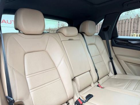 Used 2019 Porsche Cayenne image 27