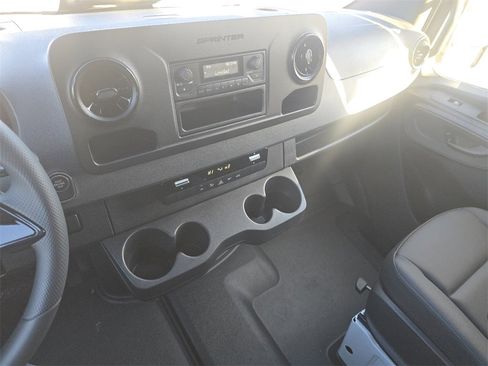 Used 2025 Mercedes-Benz Sprinter 2500 image 23