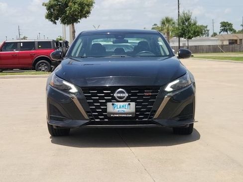 Used 2025 Nissan Altima 2.5 SR FWD image 2