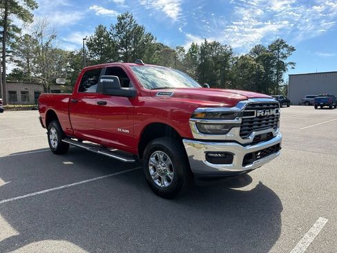Used 2026 RAM 2500 Big Horn AWD/4WD image 4