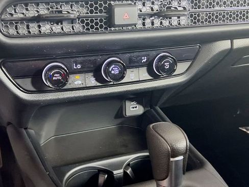 Used 2023 Honda HR-V LX image 13