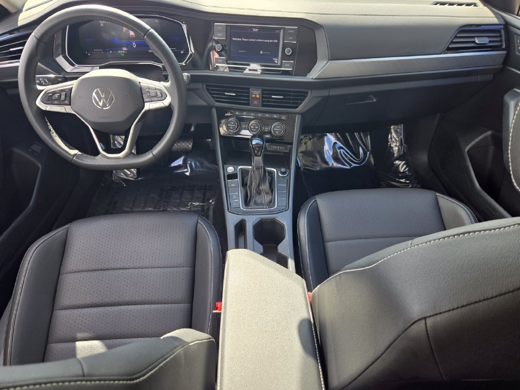 Used 2024 Volkswagen Jetta SE w/ Panoramic Sunroof Package FWD image 13