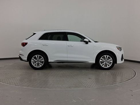 New 2025 Audi Q3 2.0T Premium w/ Convenience Package image 8