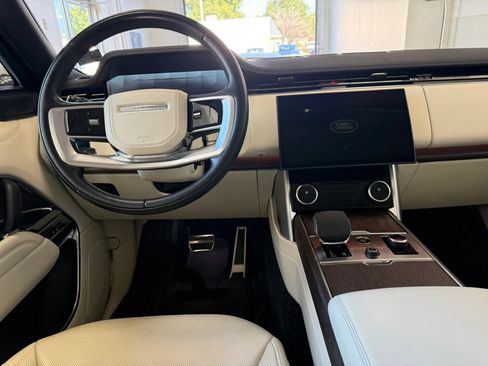 Used 2023 Land Rover Range Rover SE AWD/4WD image 12