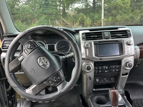 Used 2016 Toyota 4Runner Limited image 7