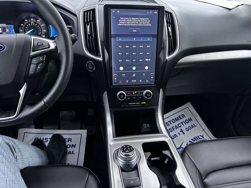 Certified 2024 Ford Edge SEL w/ Convenience Package image 10