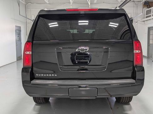 Used 2020 Chevrolet Suburban LT image 9