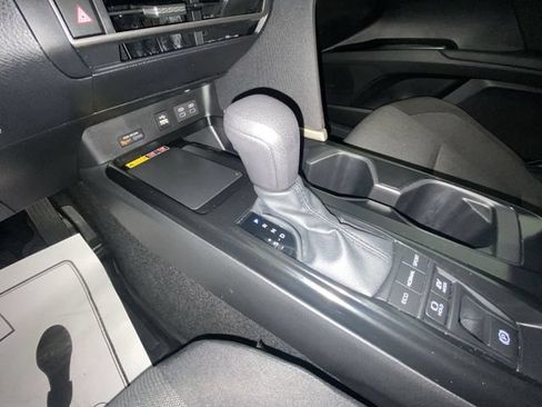 Used 2025 Toyota Camry LE w/ Convenience Package FWD image 20