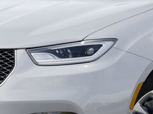 New 2026 Chrysler Pacifica Select AWD/4WD image 11