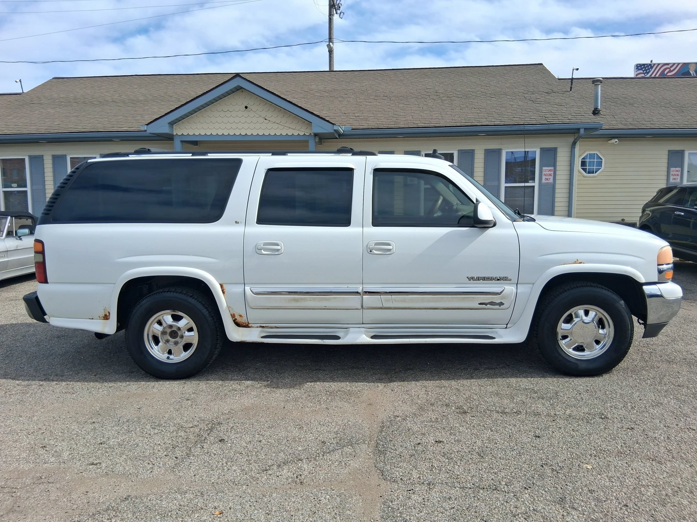 Used 2003 GMC Yukon XL SLT w/ 1SD Preferred Equipment Group AWD/4WD image 7