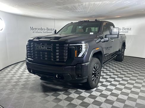 Used 2025 GMC Sierra 2500 Denali Ultimate AWD/4WD image 3