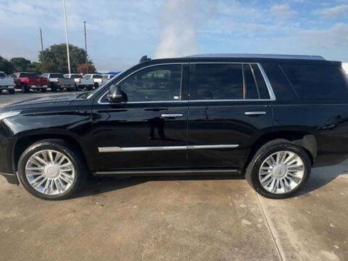 Used 2019 Cadillac Escalade Platinum AWD/4WD image 5