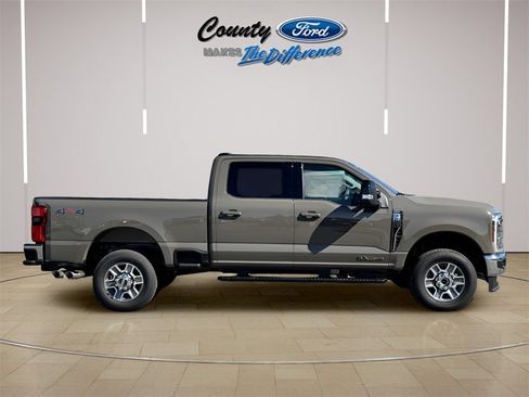 New 2026 Ford F250 Lariat w/ Lariat Premium Package image 24